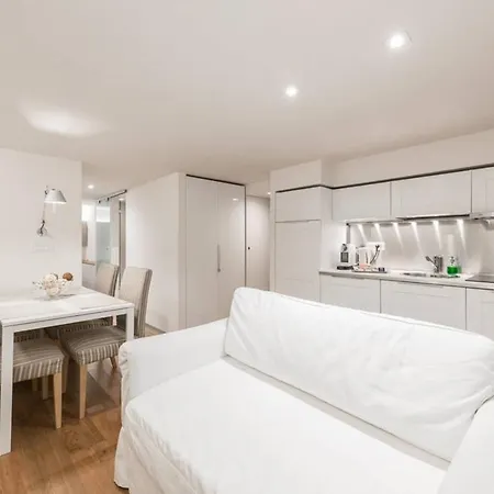 Artist Loft House Bed & Breakfast *